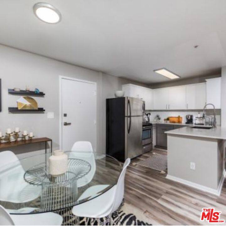 Apartment for rent at 245 Pine Ave #111, Long Beach, CA 90802