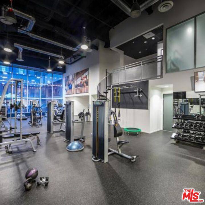 Apartment for rent at 245 Pine Ave #111, Long Beach, CA 90802