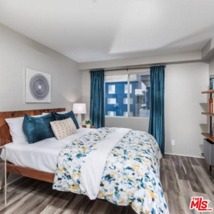 Apartment for rent at 245 Pine Ave #111, Long Beach, CA 90802