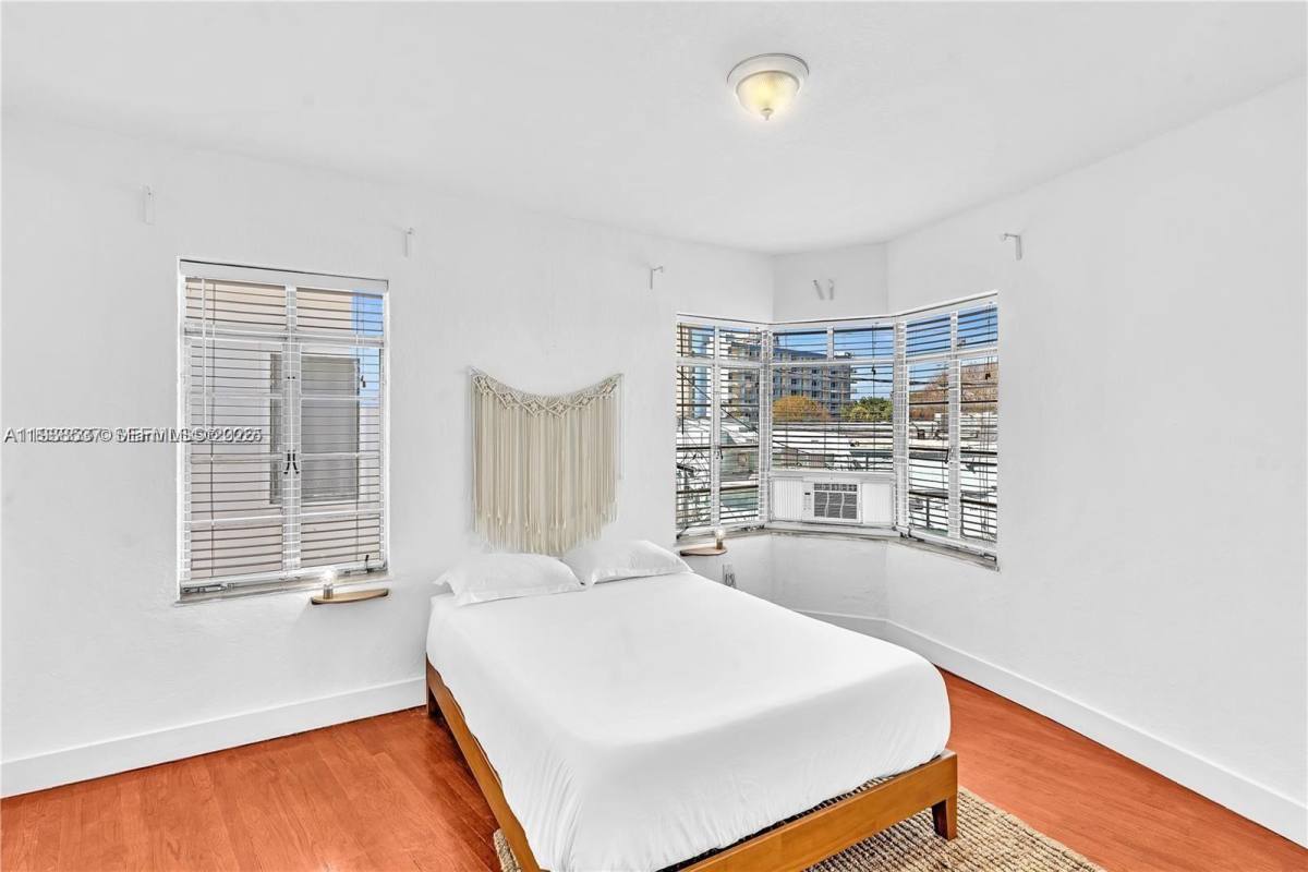 Apartment for rent at 3920 Garden Ave #14, Miami Beach, FL 33140