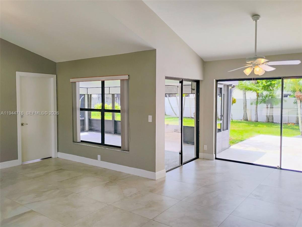 Apartment for rent at 9654 Sun Pointe Dr, Boynton Beach, FL 33437