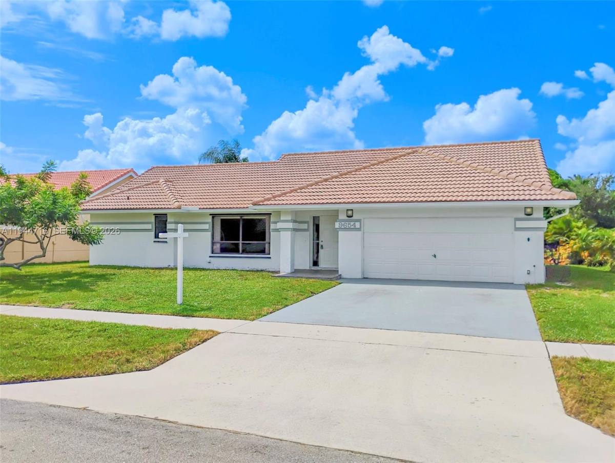 Apartment for rent at 9654 Sun Pointe Dr, Boynton Beach, FL 33437