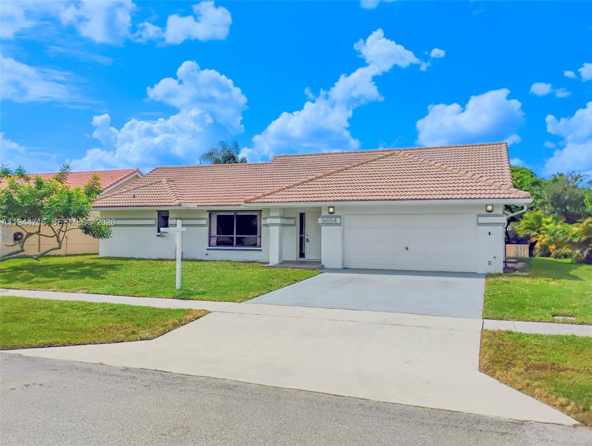 Apartment for rent at 9654 Sun Pointe Dr, Boynton Beach, FL 33437