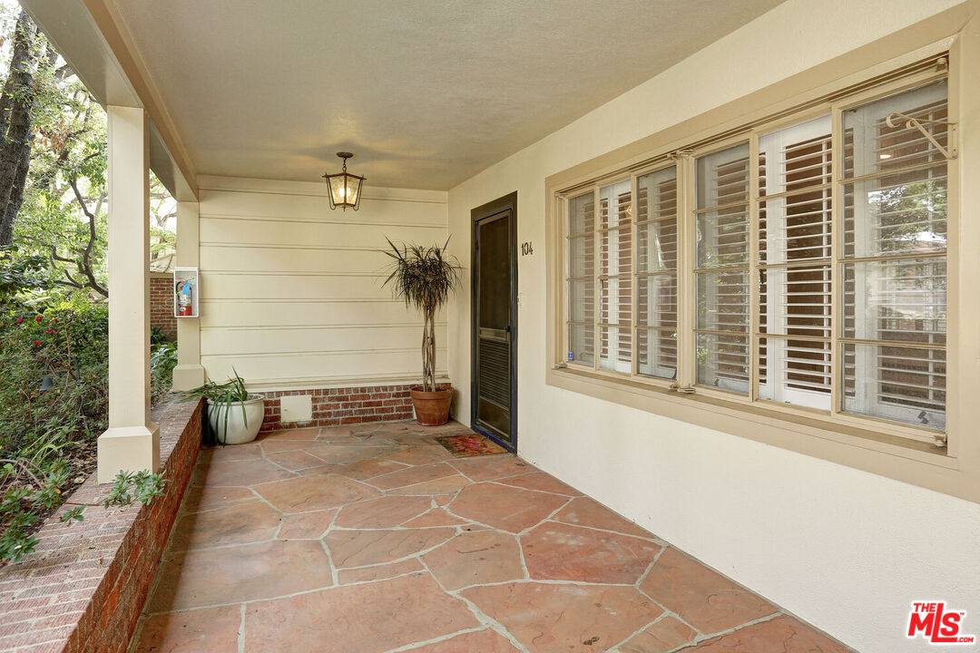 Apartment for rent at 11901 Sunset Blvd #104, Los Angeles, CA 90049