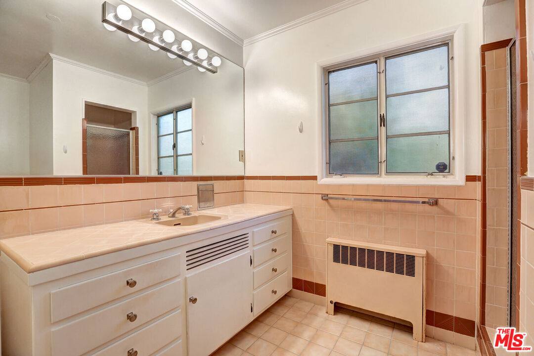 Apartment for rent at 11901 Sunset Blvd #104, Los Angeles, CA 90049