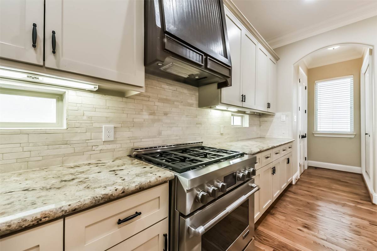 Apartment for rent at 1126 W 16th St #1126C, Houston, TX 77008
