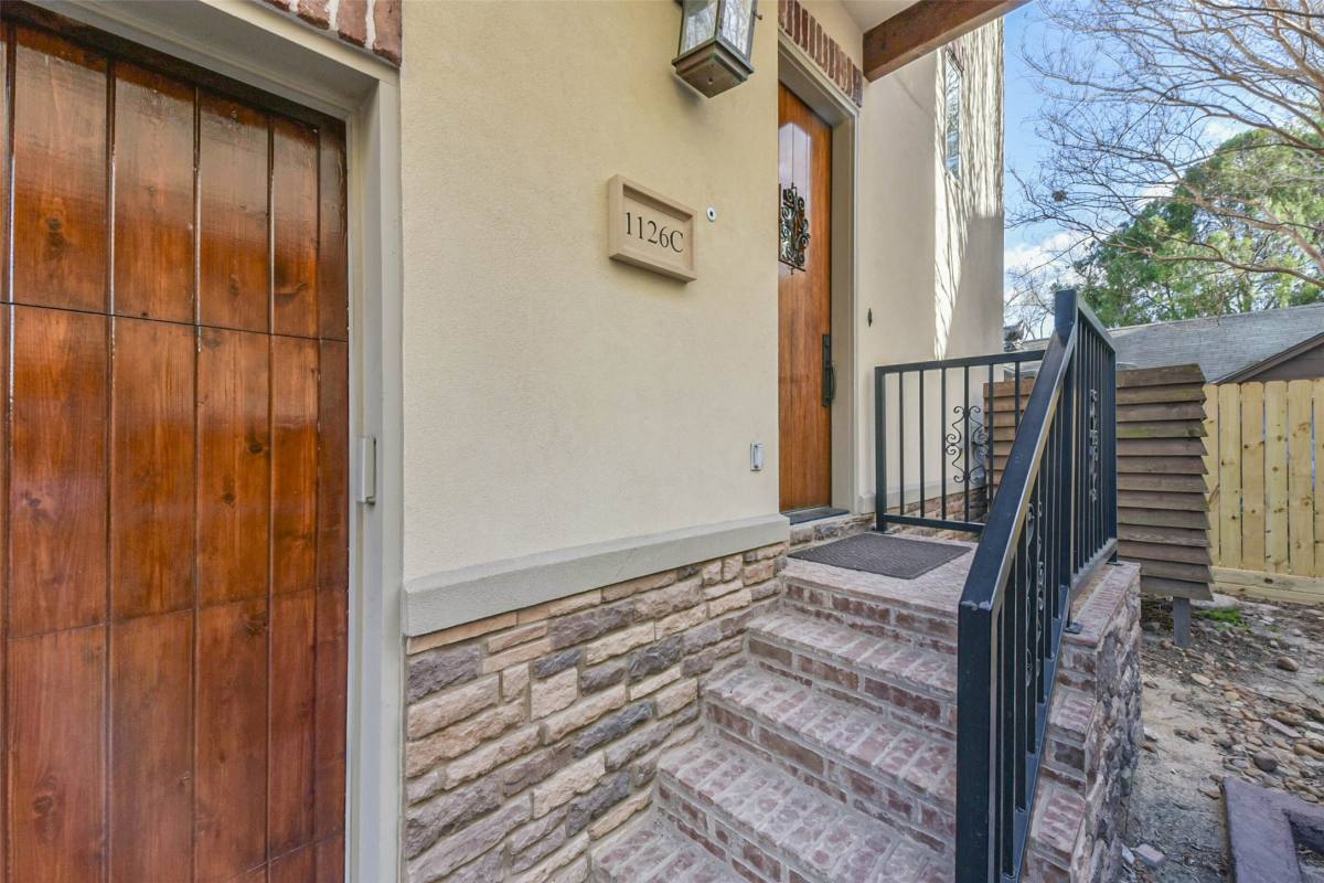 Apartment for rent at 1126 W 16th St #1126C, Houston, TX 77008