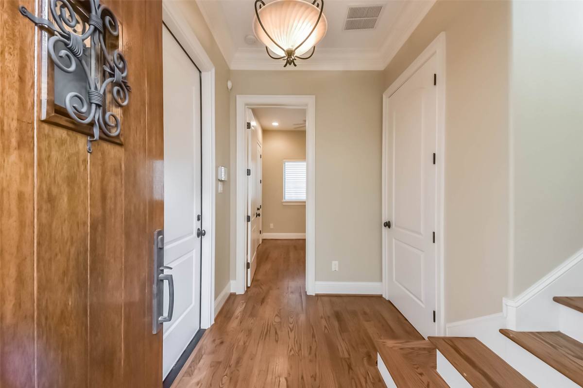 Apartment for rent at 1126 W 16th St #1126C, Houston, TX 77008