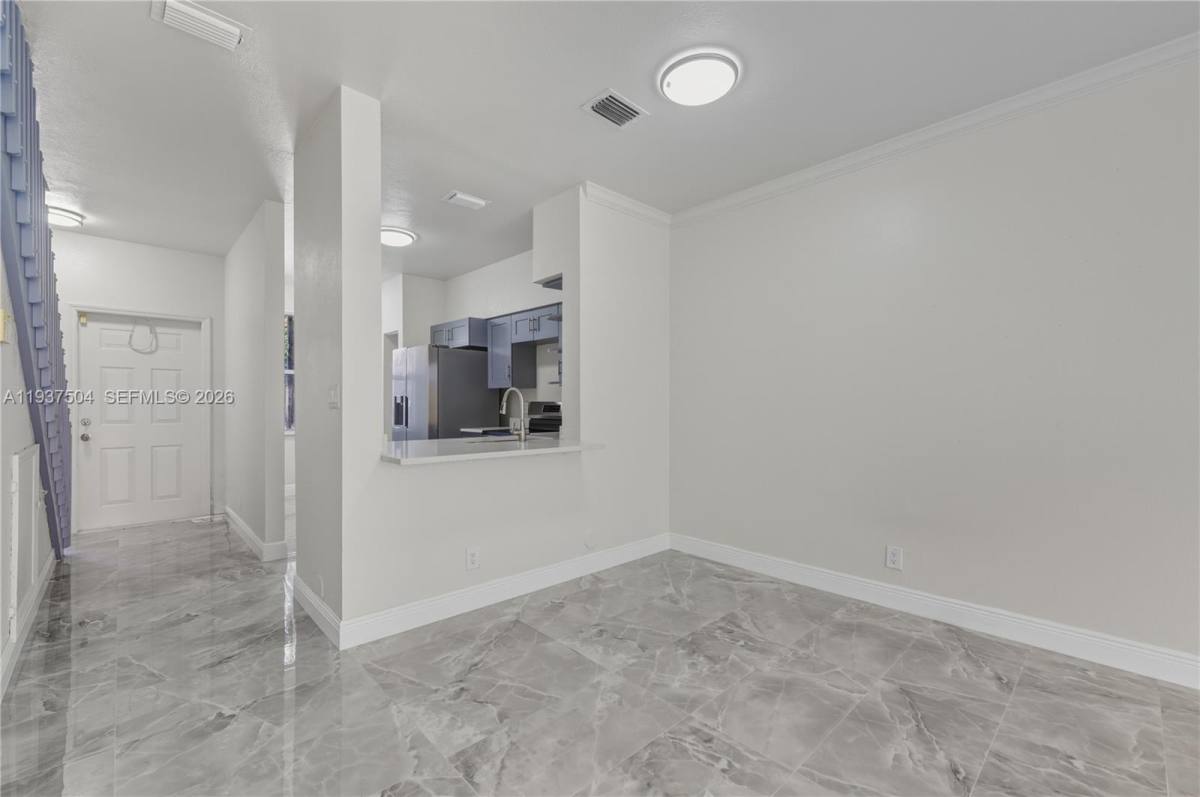 Apartment for rent at 810 NE 212th Terrace #810-5, Miami, FL 33179