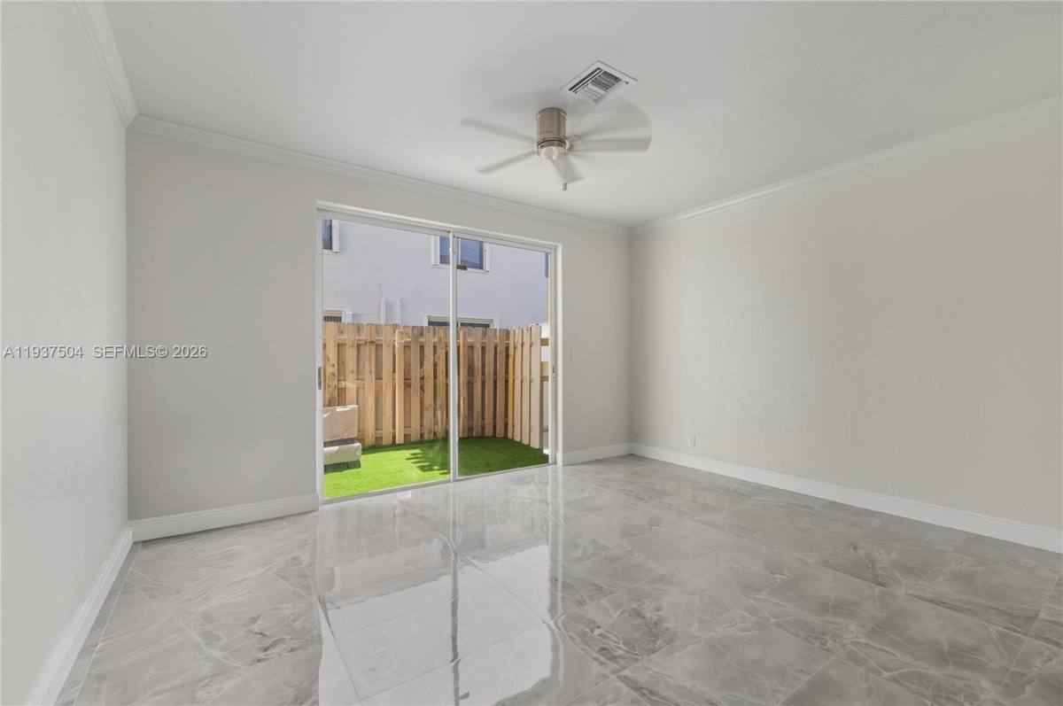 Apartment for rent at 810 NE 212th Terrace #810-5, Miami, FL 33179