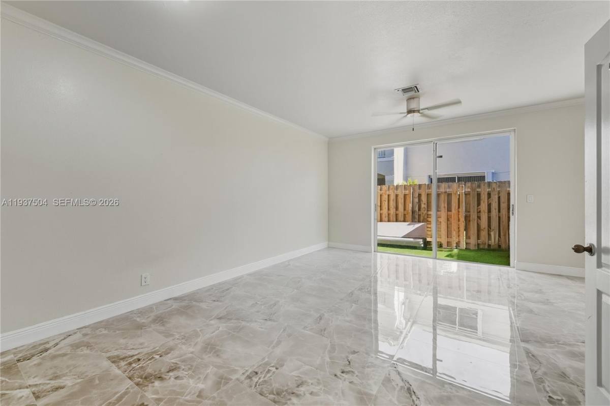 Apartment for rent at 810 NE 212th Terrace #810-5, Miami, FL 33179