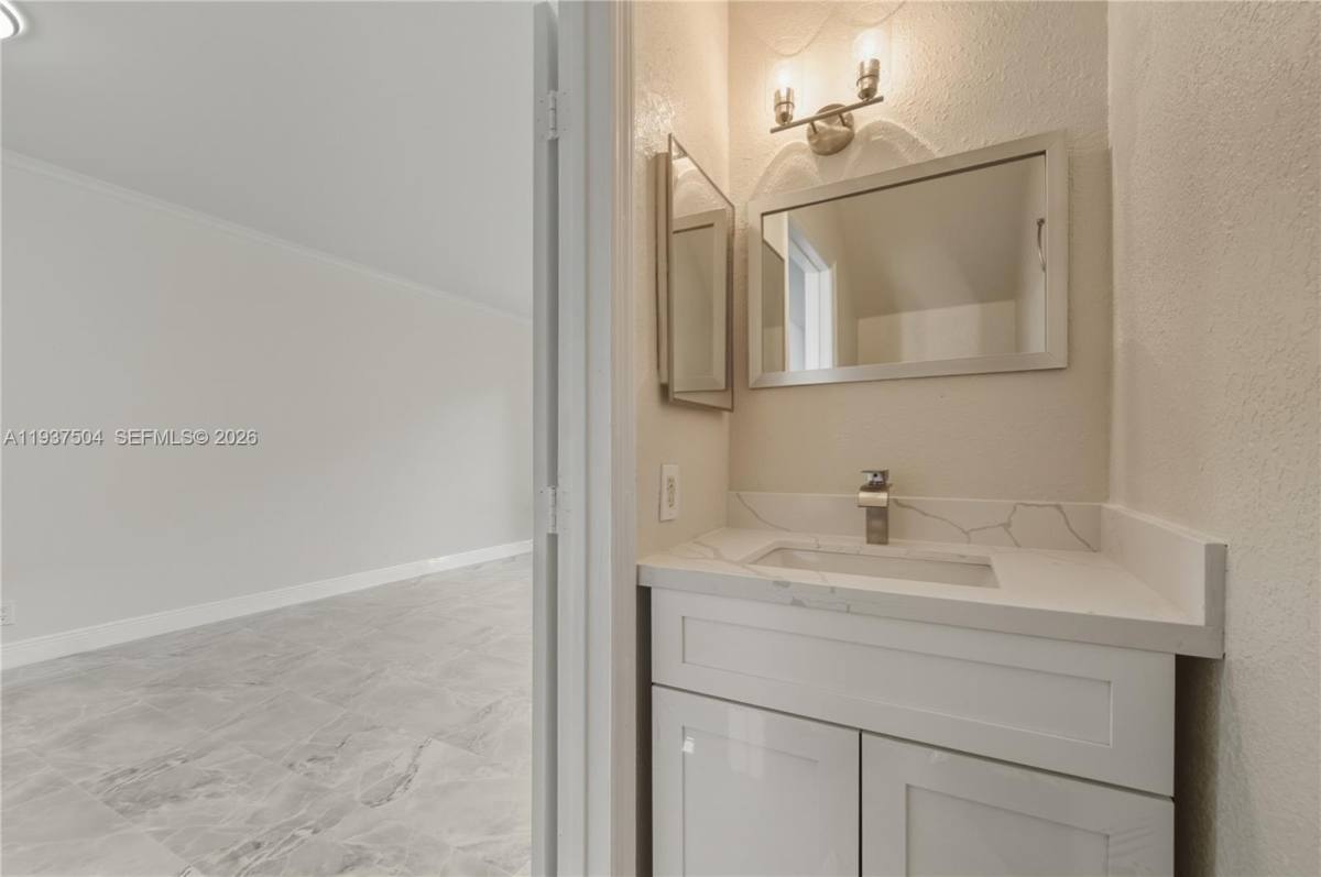 Apartment for rent at 810 NE 212th Terrace #810-5, Miami, FL 33179