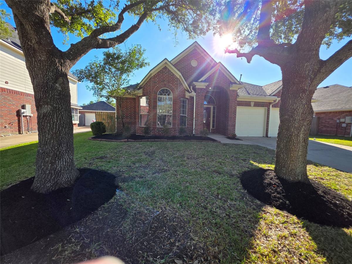 Apartment for rent at 6169 Mitchell Court, League City, TX 77573