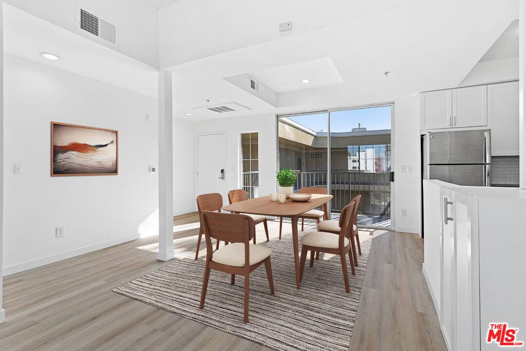 Apartment for rent at 1661 S Bundy Dr #202, Los Angeles, CA 90025