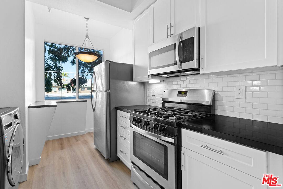 Apartment for rent at 1661 S Bundy Dr #202, Los Angeles, CA 90025