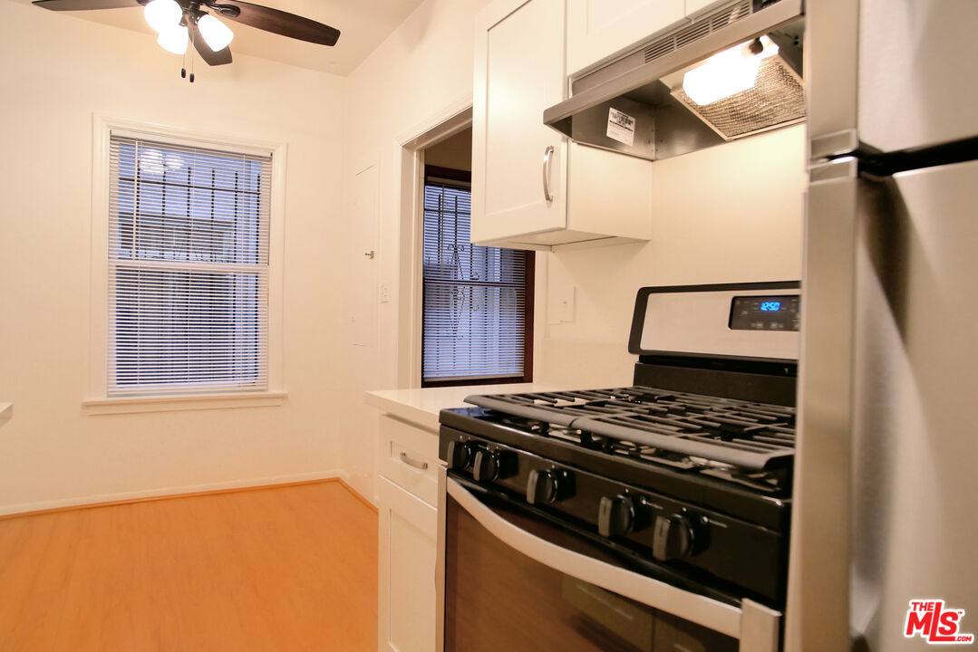 Apartment for rent at 611 S Cloverdale Ave #106, Los Angeles, CA 90036