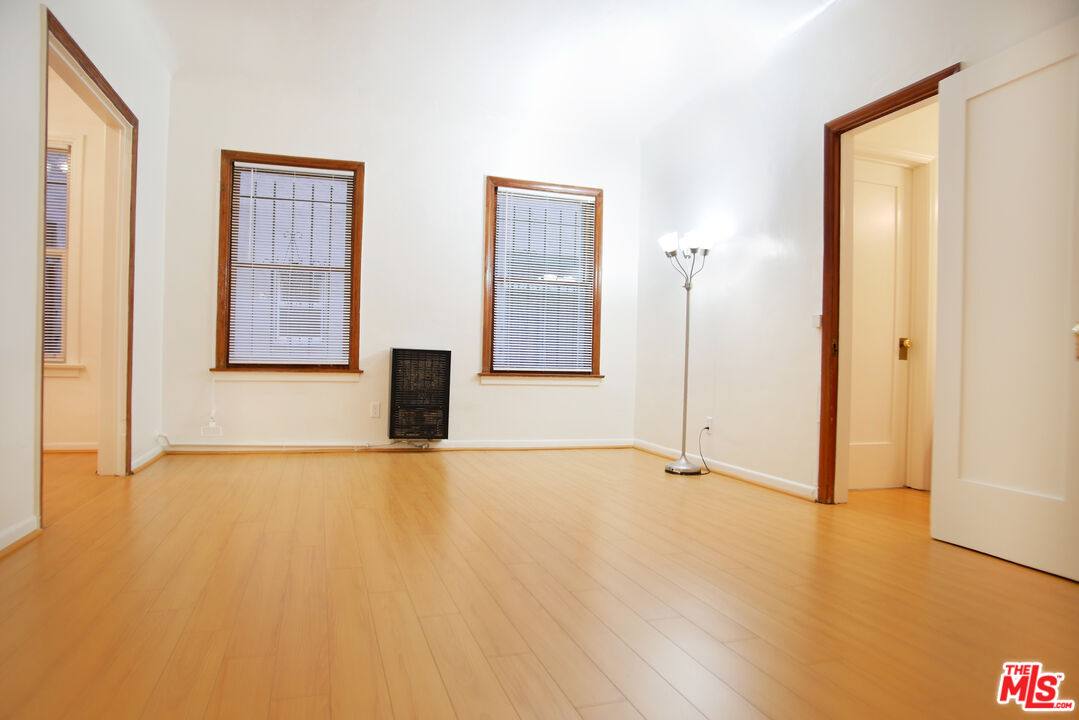 Apartment for rent at 611 S Cloverdale Ave #106, Los Angeles, CA 90036