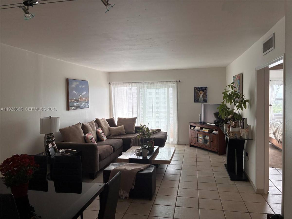 Apartment for rent at 400 Kings Point Dr #1522, North Miami Beach, FL 33160