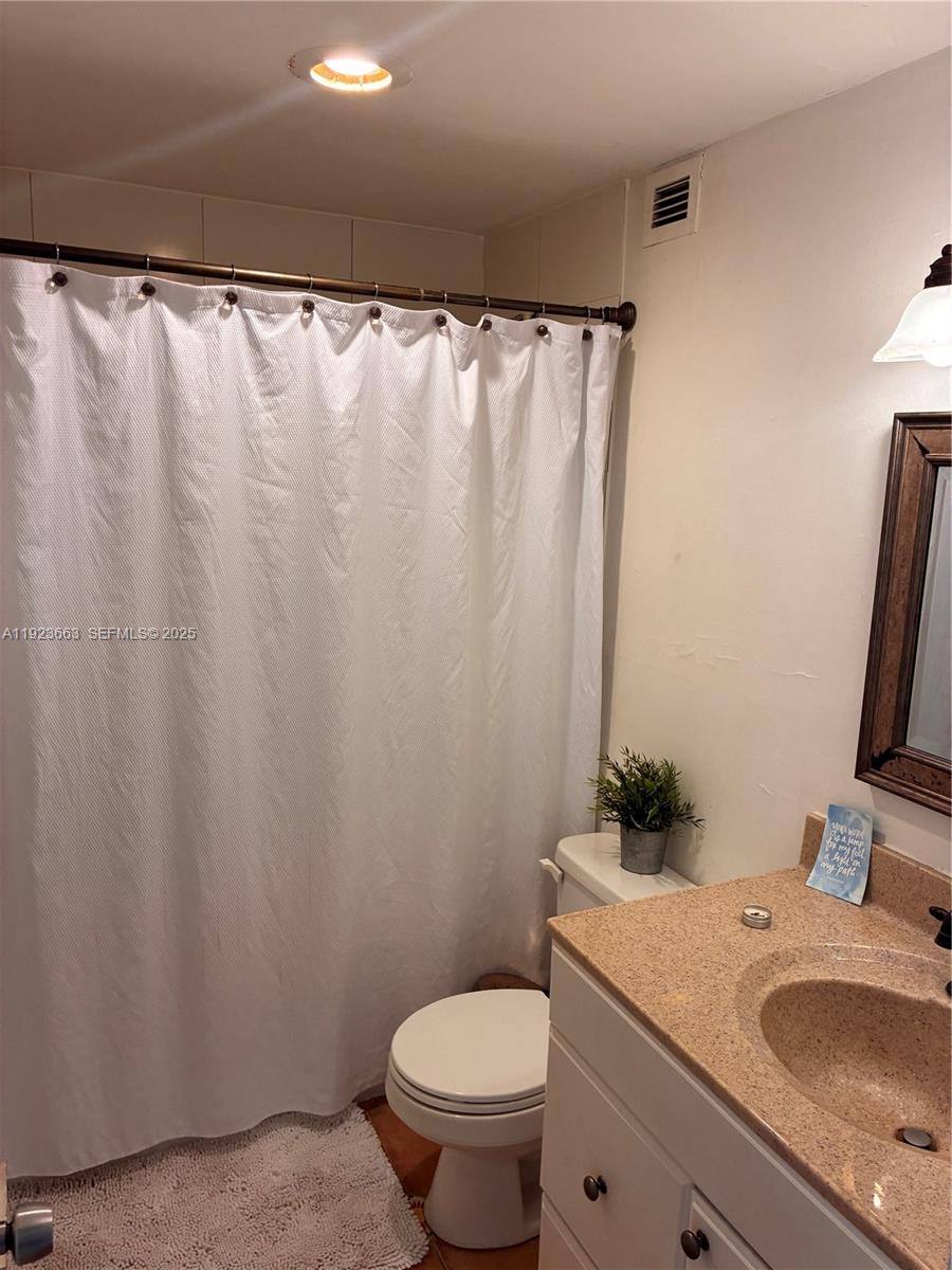 Apartment for rent at 400 Kings Point Dr #1522, North Miami Beach, FL 33160
