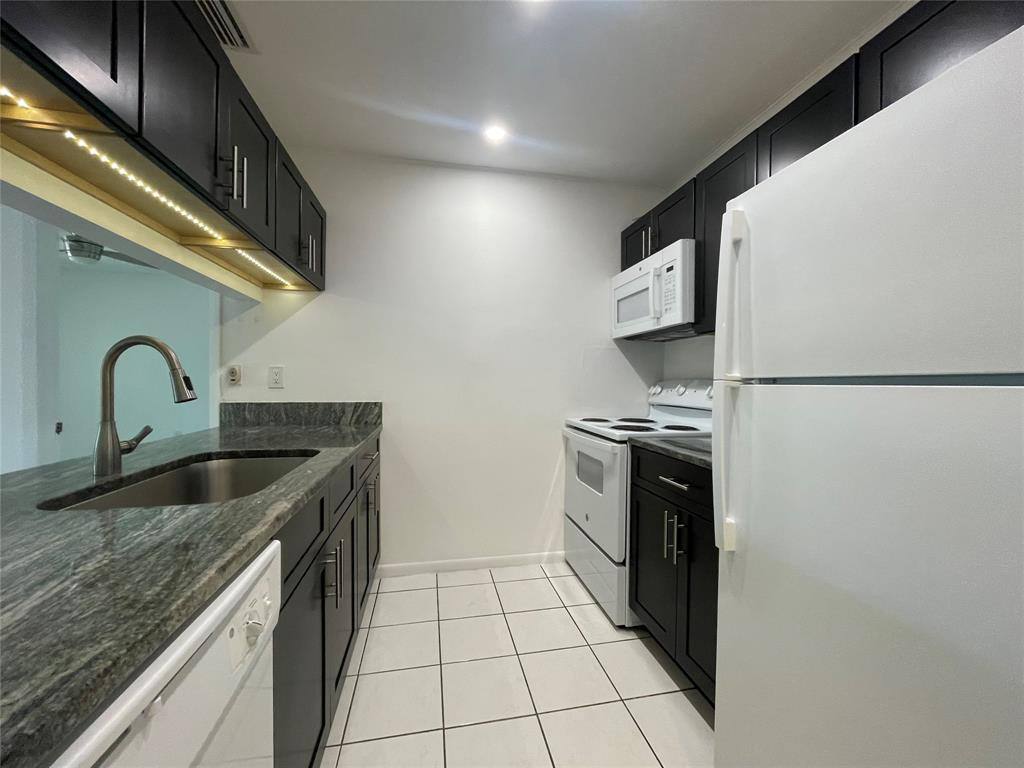 Condo for rent at 6040 Shaker Wood Circle #205, Fort Lauderdale, FL 33319