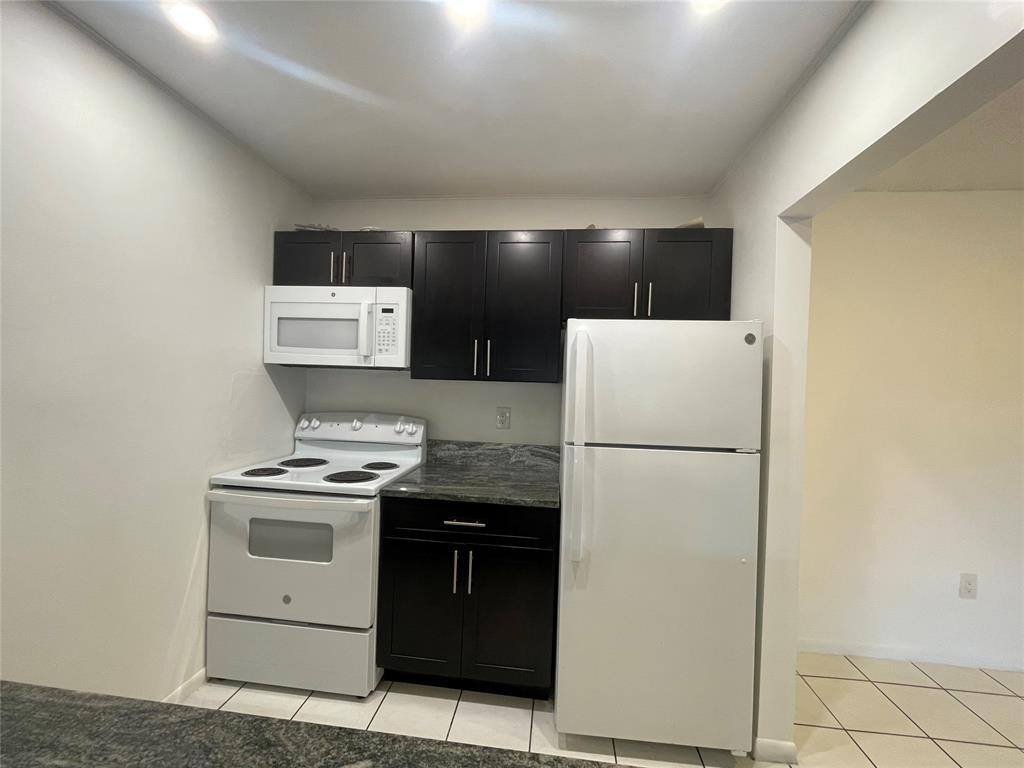 Condo for rent at 6040 Shaker Wood Circle #205, Fort Lauderdale, FL 33319