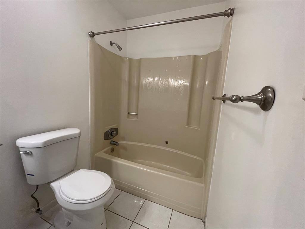 Condo for rent at 6040 Shaker Wood Circle #205, Fort Lauderdale, FL 33319