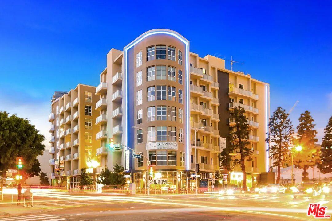 Apartment for rent at 1249 S Grand Ave #413, Los Angeles, CA 90015
