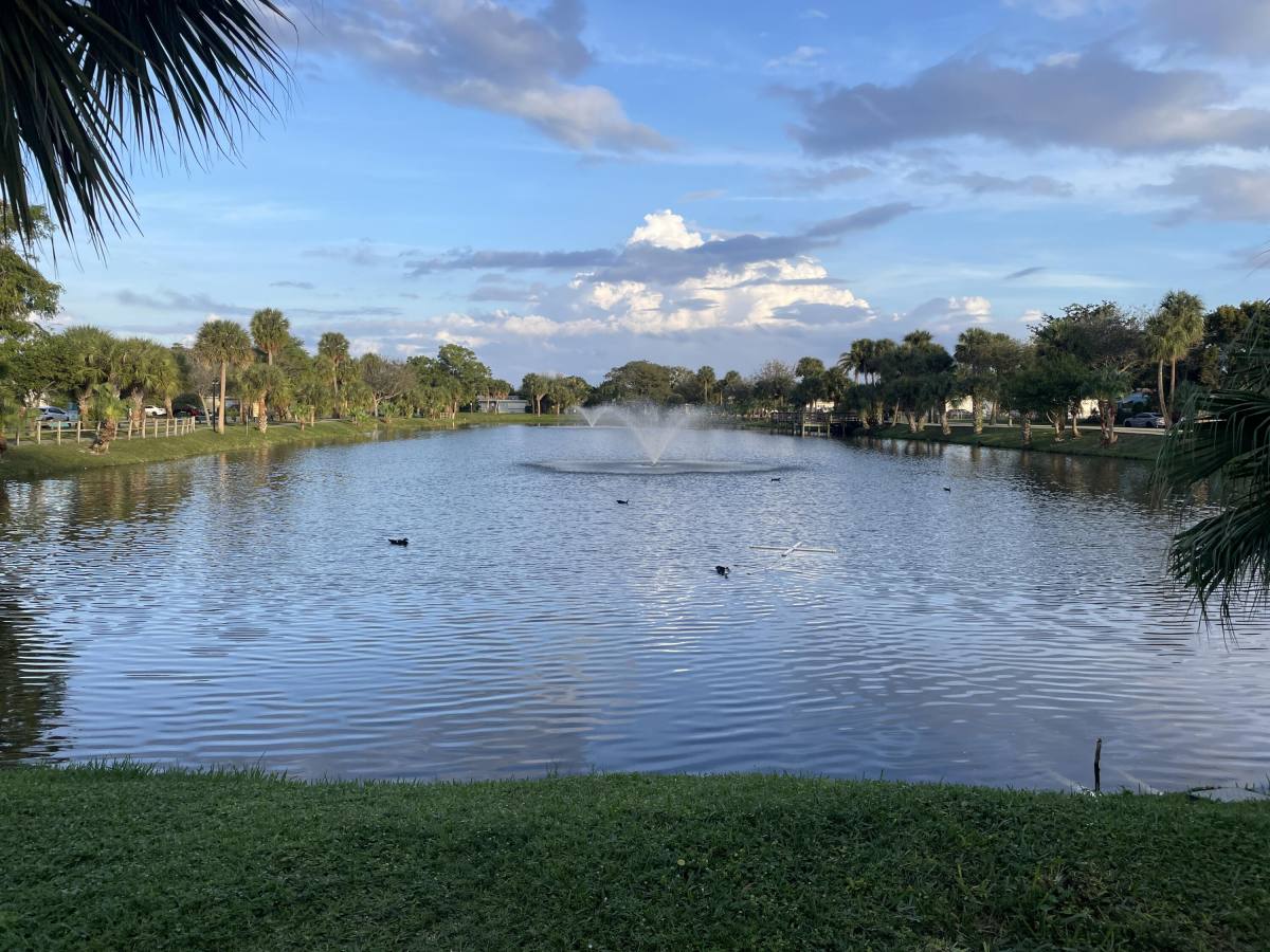 Apartment for rent at 701 Lori Dr #204, Lake Worth, FL 33461