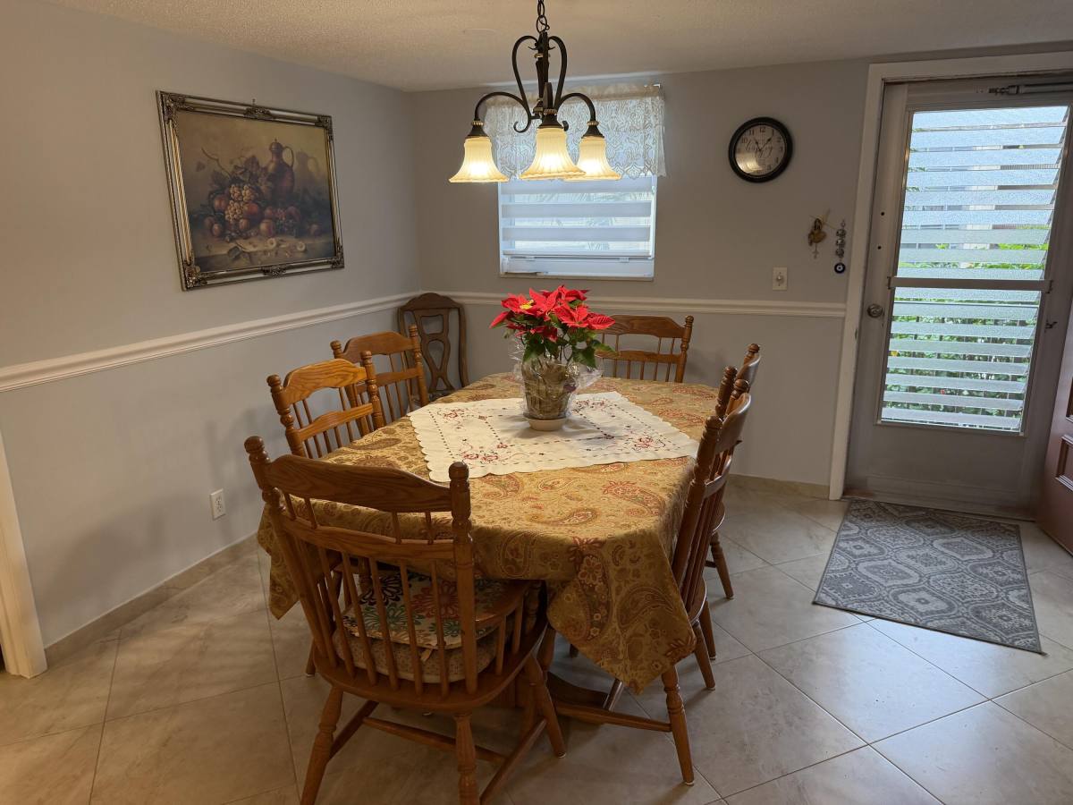 Apartment for rent at 701 Lori Dr #204, Lake Worth, FL 33461