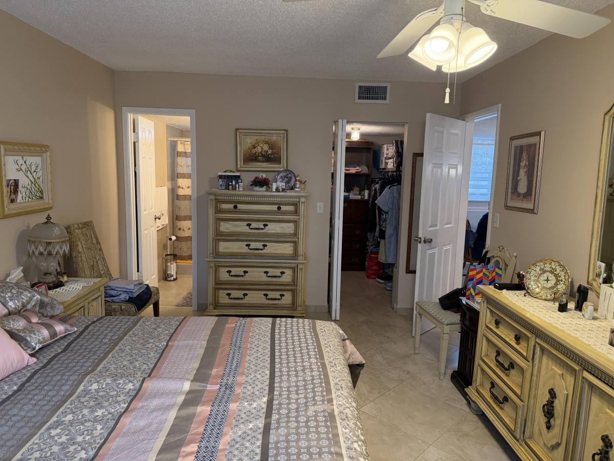 Apartment for rent at 701 Lori Dr #204, Lake Worth, FL 33461