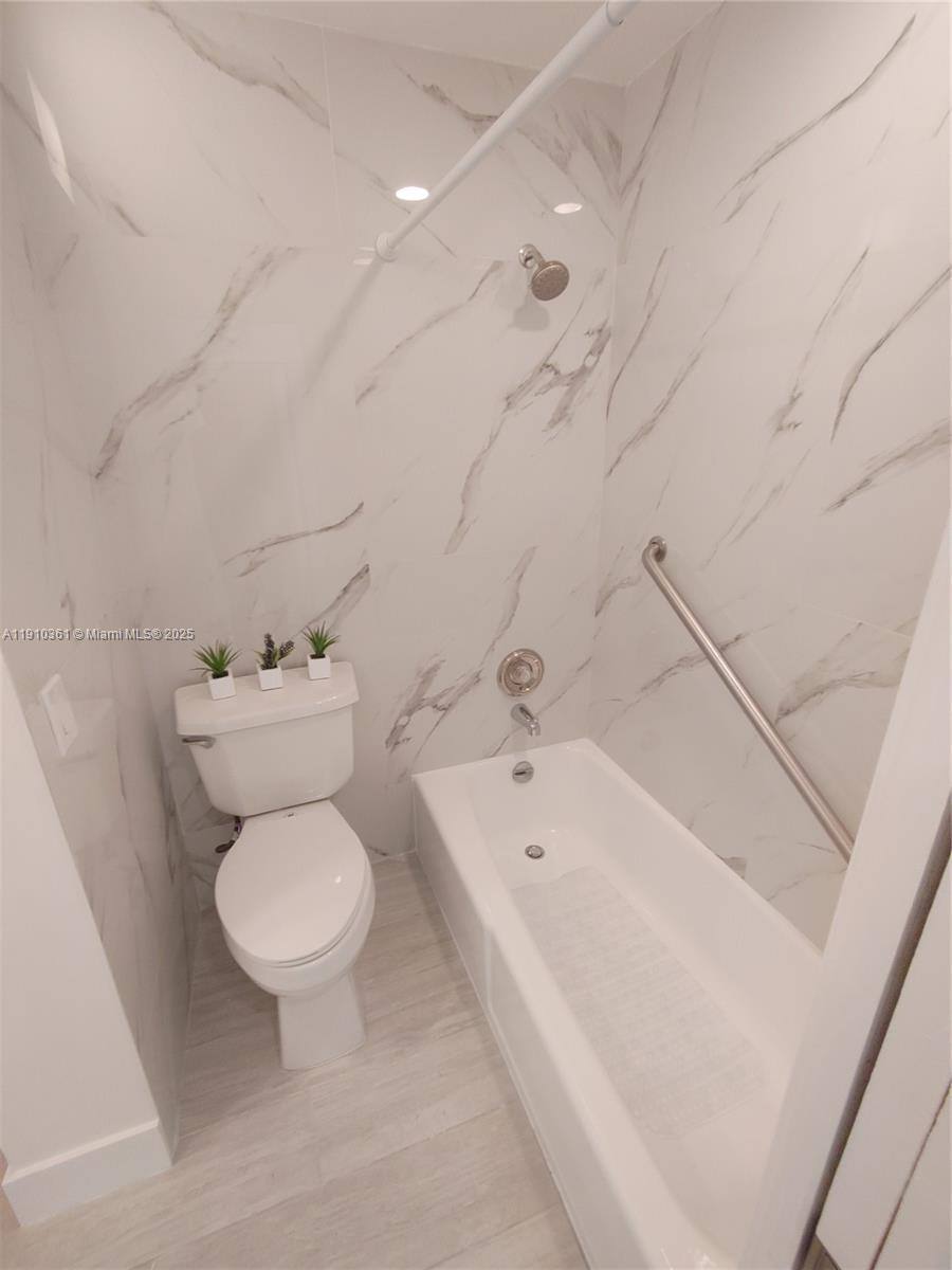 Condo for rent at 215 SE 3rd Ave #215307C, Hallandale, FL 33009