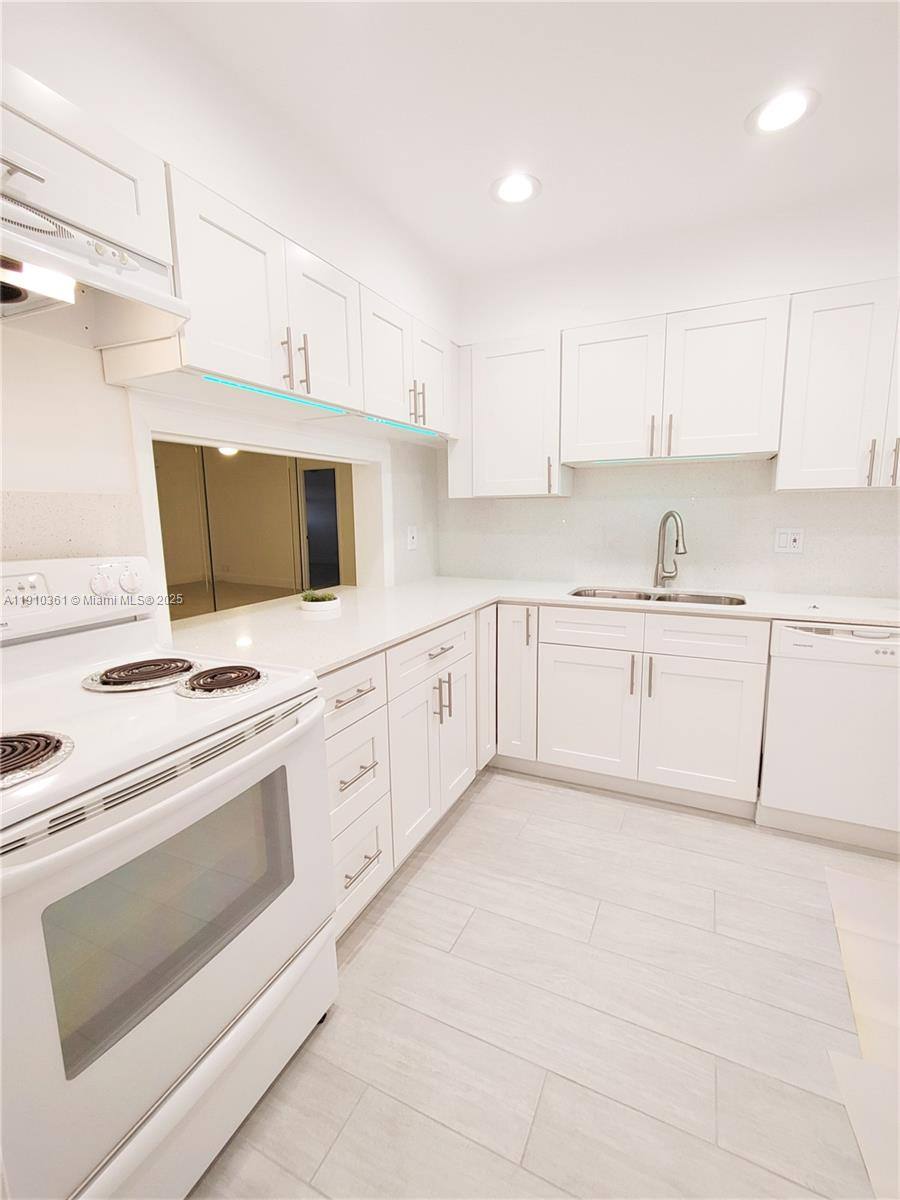 Condo for rent at 215 SE 3rd Ave #215307C, Hallandale, FL 33009