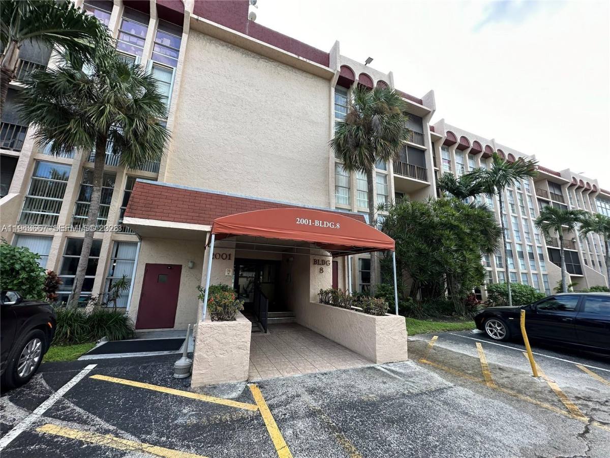 Apartment for rent at 2000 Atlantic Shores Blvd #104, Hallandale, FL 33009