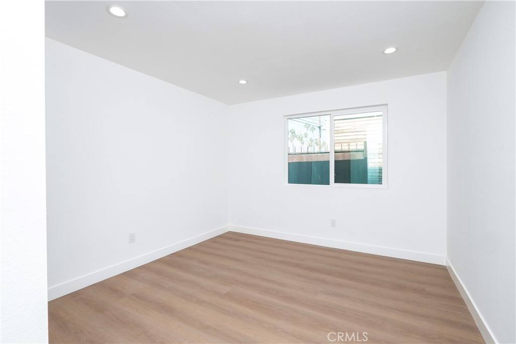 Apartment for rent at 5741 S St Andrews Place #57411 2, Los Angeles, CA 90062
