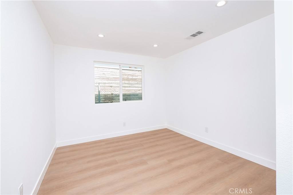 Apartment for rent at 5741 S St Andrews Place #57411 2, Los Angeles, CA 90062