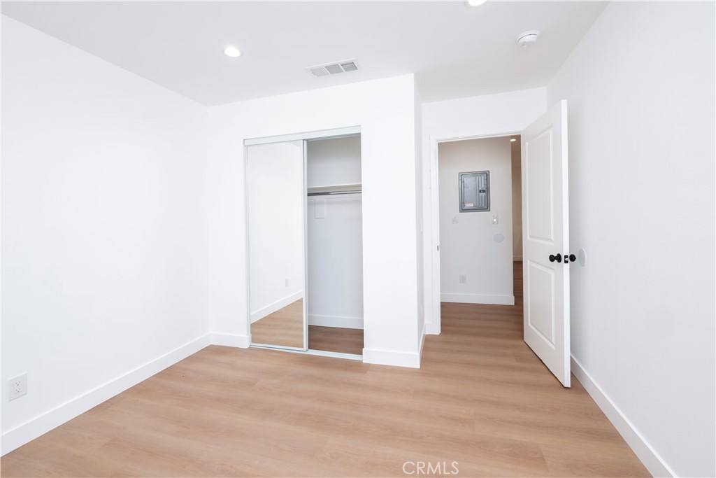 Apartment for rent at 5741 S St Andrews Place #57411 2, Los Angeles, CA 90062