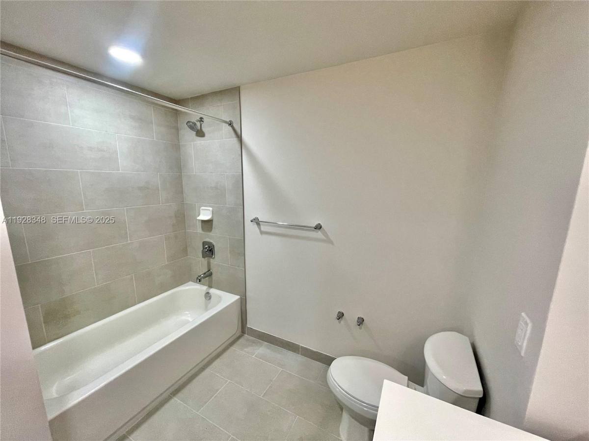 Apartment for rent at 18412 Homestead Ave #124, Miami, FL 33157