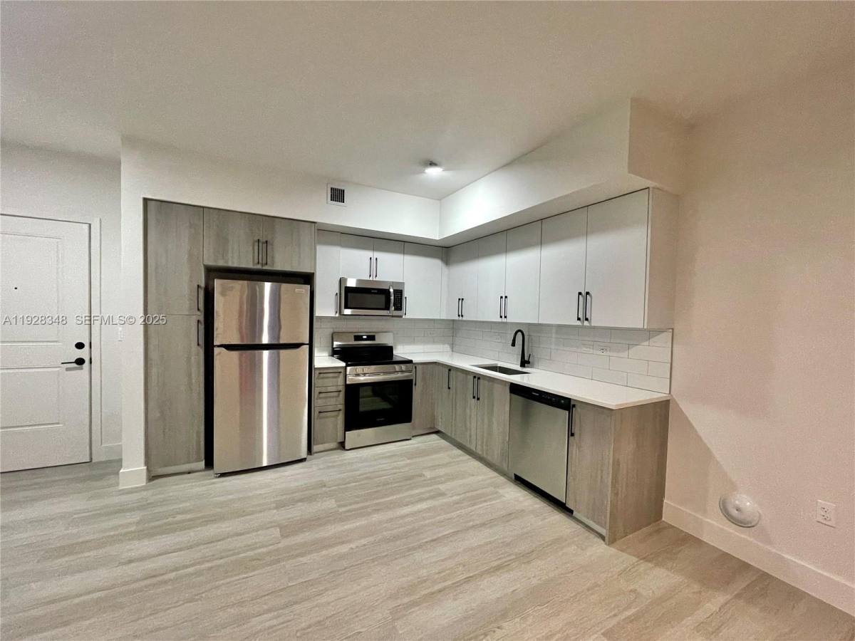 Apartment for rent at 18412 Homestead Ave #124, Miami, FL 33157