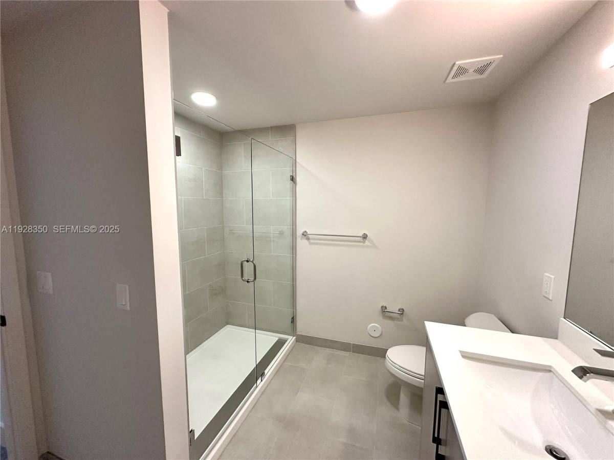 Apartment for rent at 18412 Homestead Ave #438, Miami, FL 33157