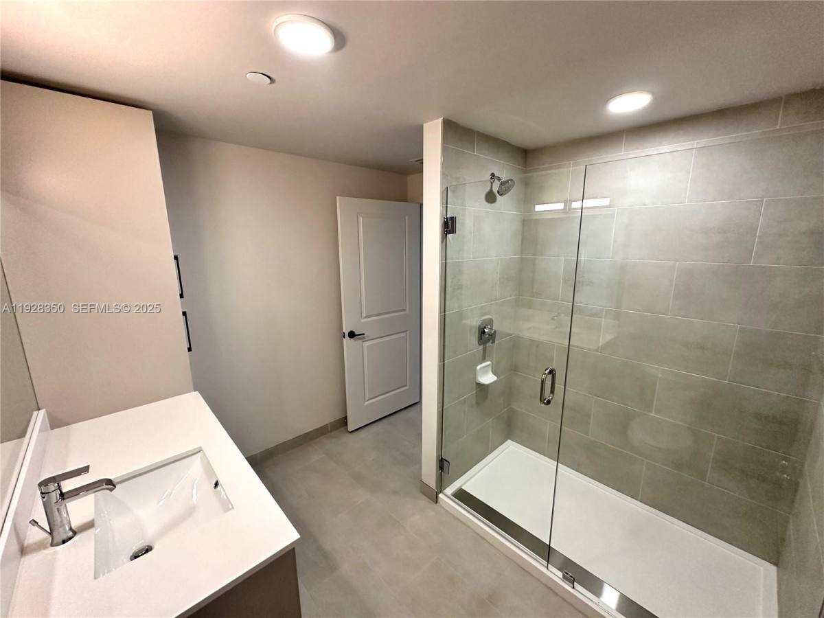 Apartment for rent at 18412 Homestead Ave #438, Miami, FL 33157
