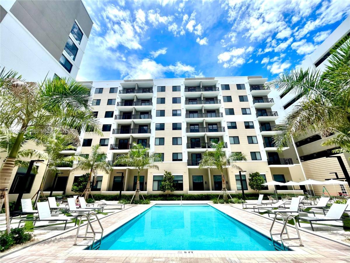 Apartment for rent at 18412 Homestead Ave #438, Miami, FL 33157