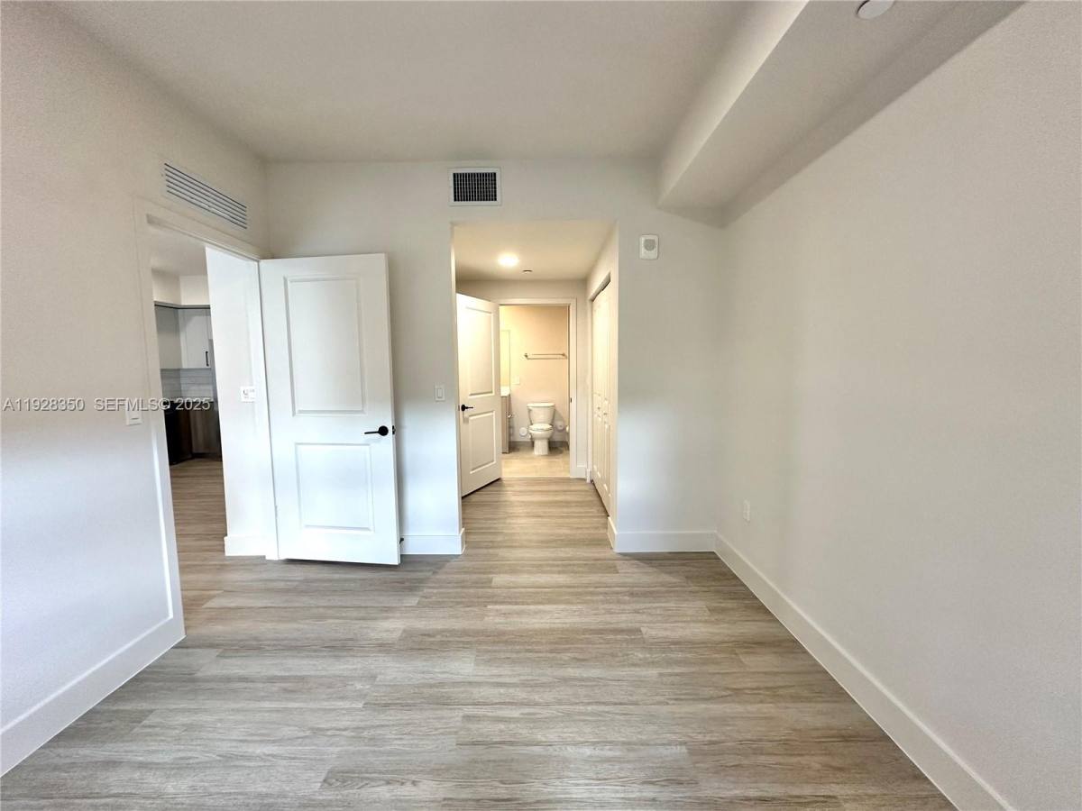 Apartment for rent at 18412 Homestead Ave #438, Miami, FL 33157
