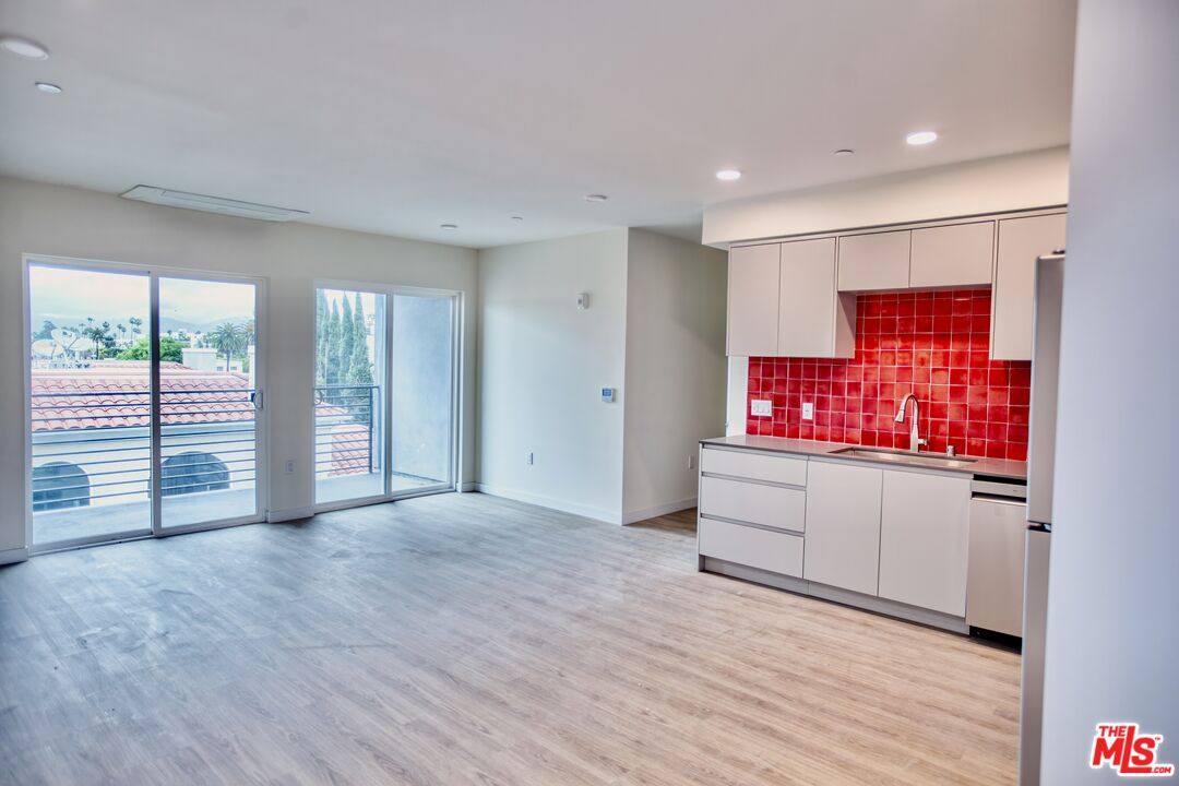 Apartment for rent at 14629 Erwin St #201, Van Nuys, CA 91411