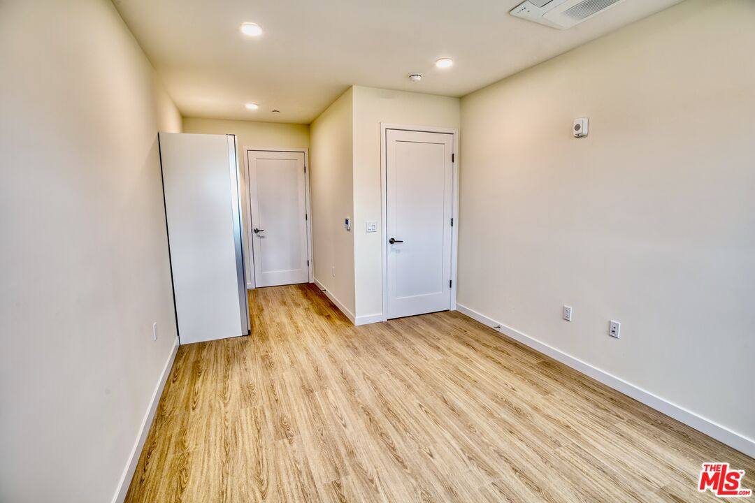 Apartment for rent at 14629 Erwin St #201, Van Nuys, CA 91411