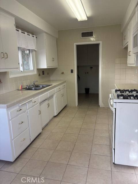Apartment for rent at 16250 San Jose St, Granada Hills, CA 91344