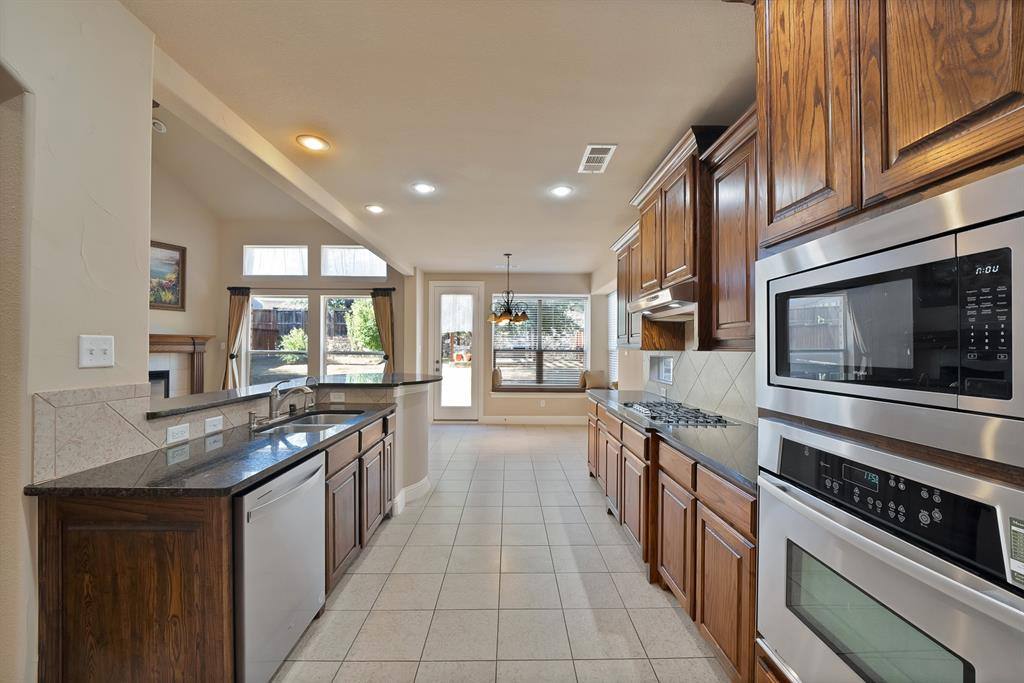 Apartment for rent at 7315 Comal Dr, Irving, TX 75039