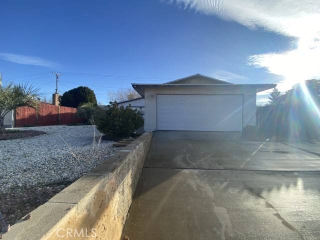 Apartment for rent at 16407 La Paz Dr, Victorville, CA 92395