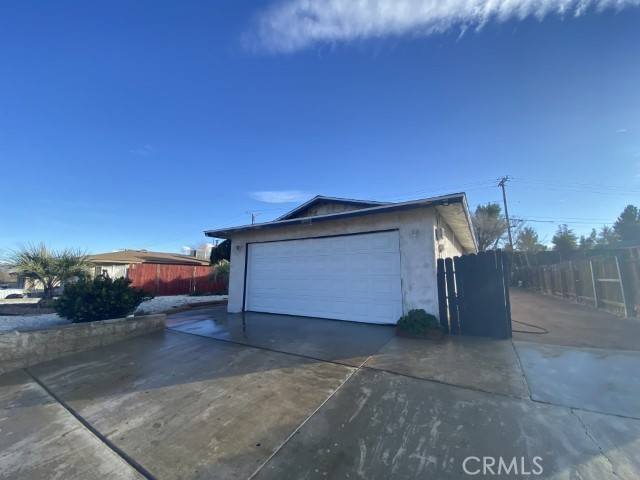 Apartment for rent at 16407 La Paz Dr, Victorville, CA 92395
