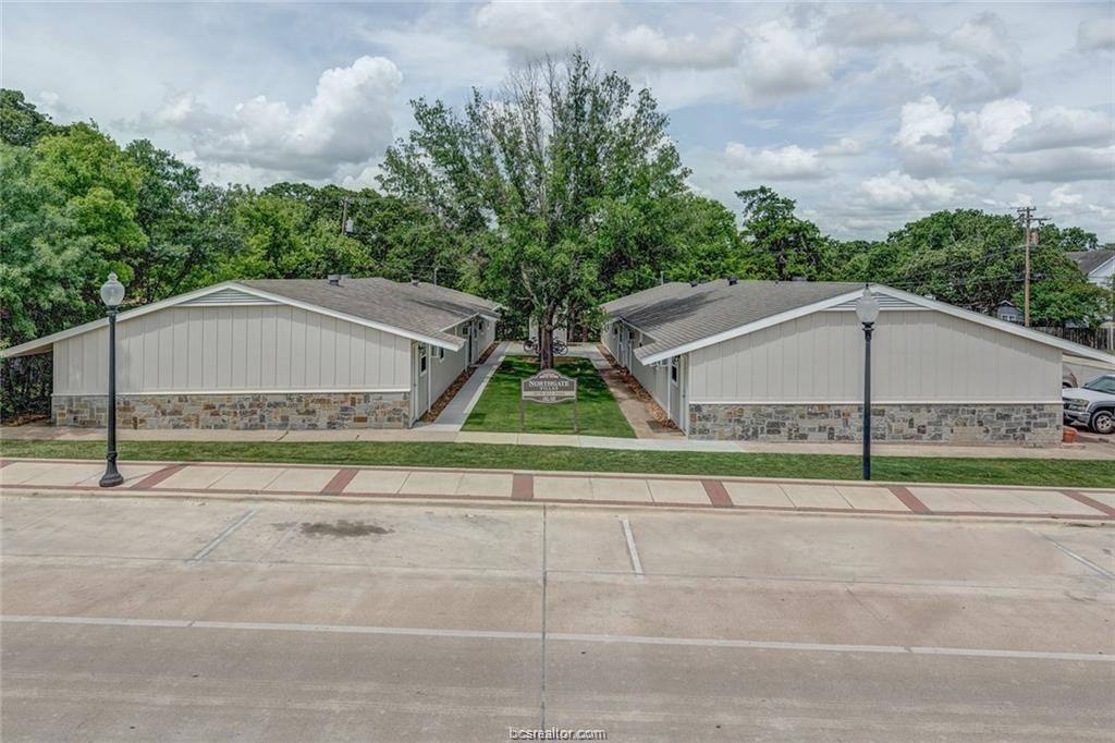 Townhouse for rent at 4309 College Main St #5, Bryan, TX 77801