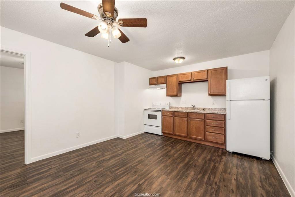 Townhouse for rent at 4309 College Main St #5, Bryan, TX 77801